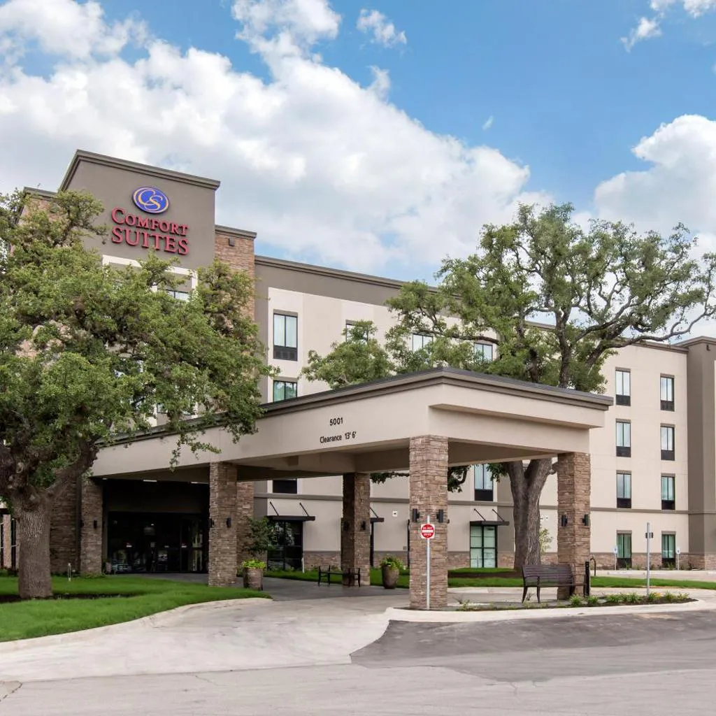 Photograph of Comfort Suites - South Austin