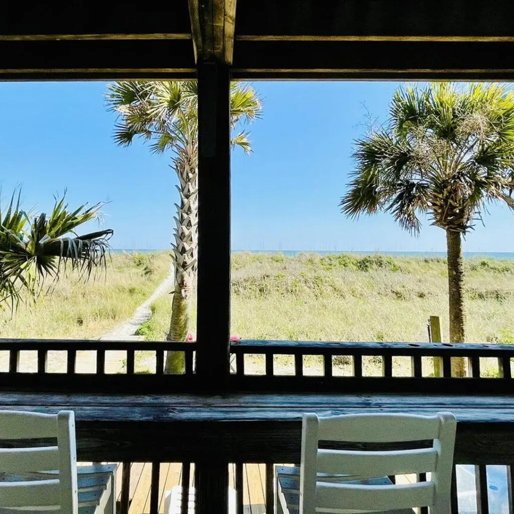 Photograph of Comfy 4br Oceanfront Sm Dogs PG1