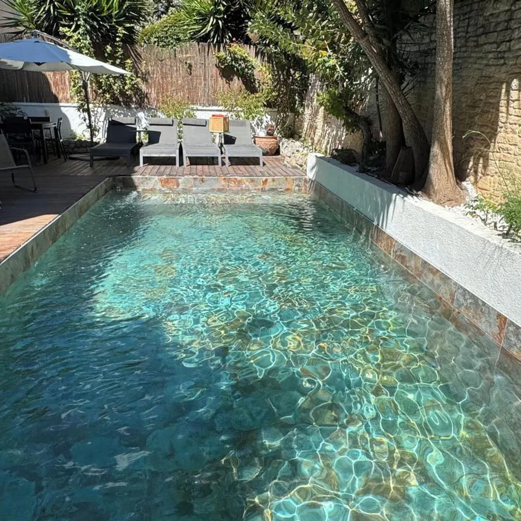 Photograph of Villa typique et très spacieuse, avec piscine privé en front de mer