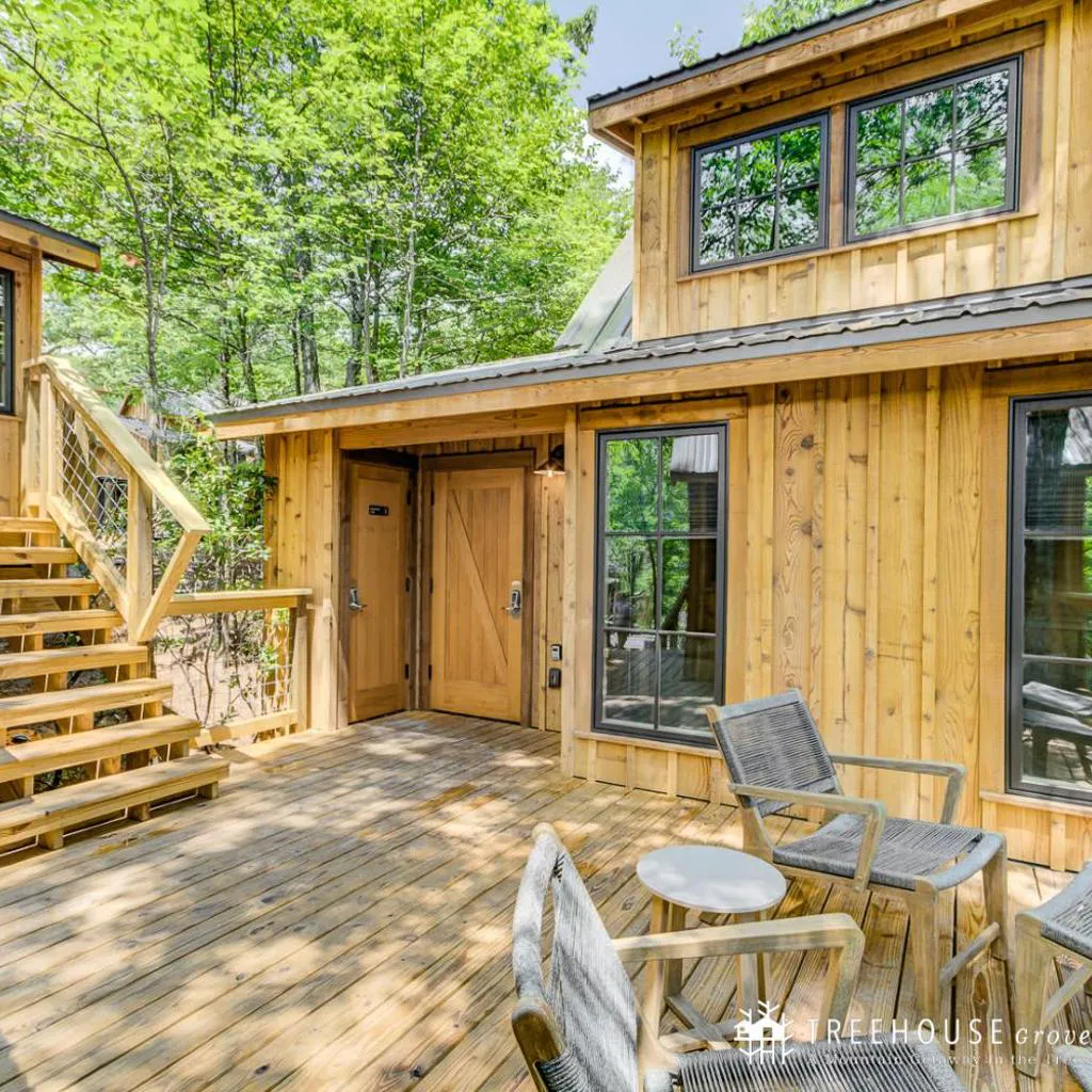 Photograph of The Mulberry in Treehouse Grove at Norton Creek
