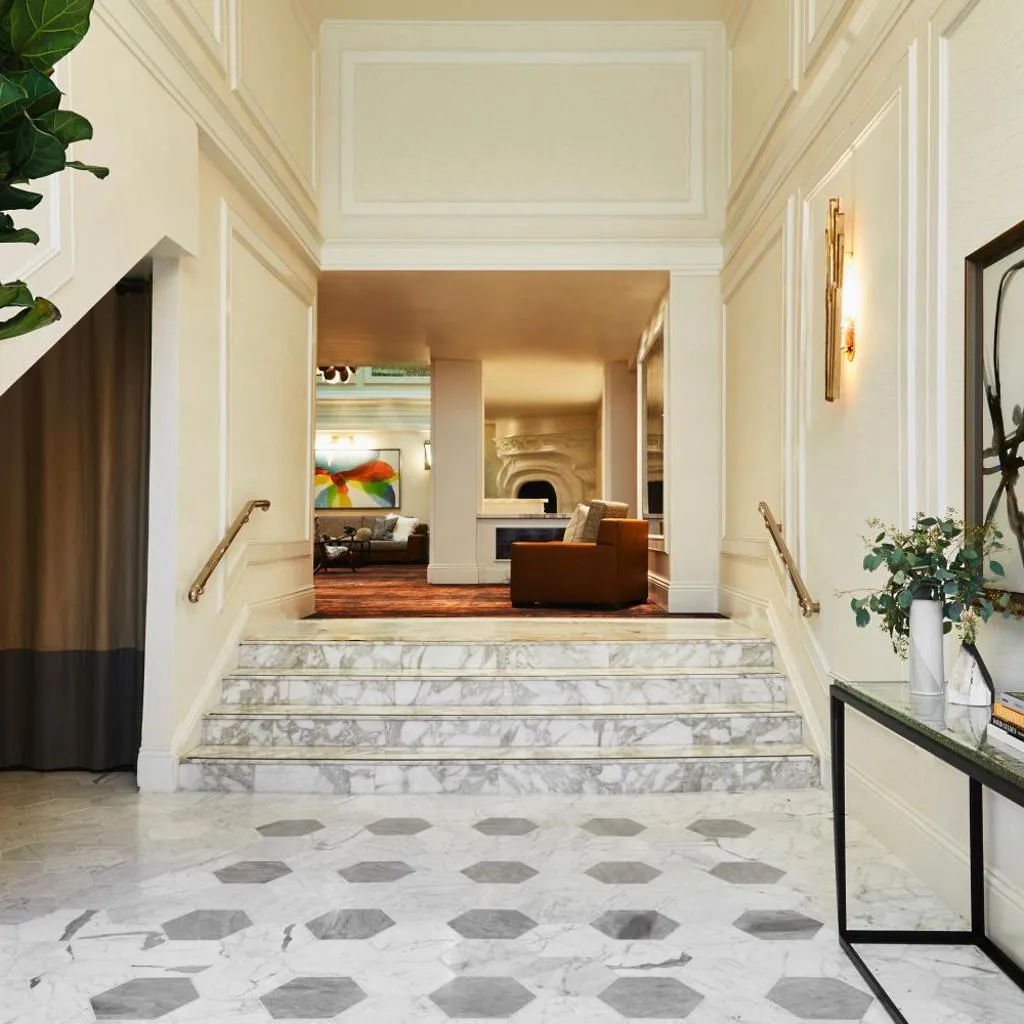 Photograph of Galleria Park Hotel