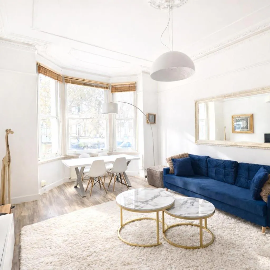 Photograph of Cosy flat in front of Earls Court station