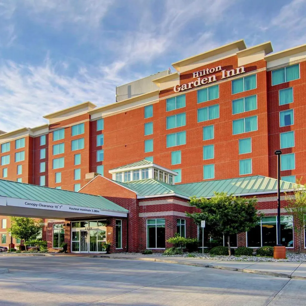 Photograph of Hilton Garden Inn Ottawa Airport