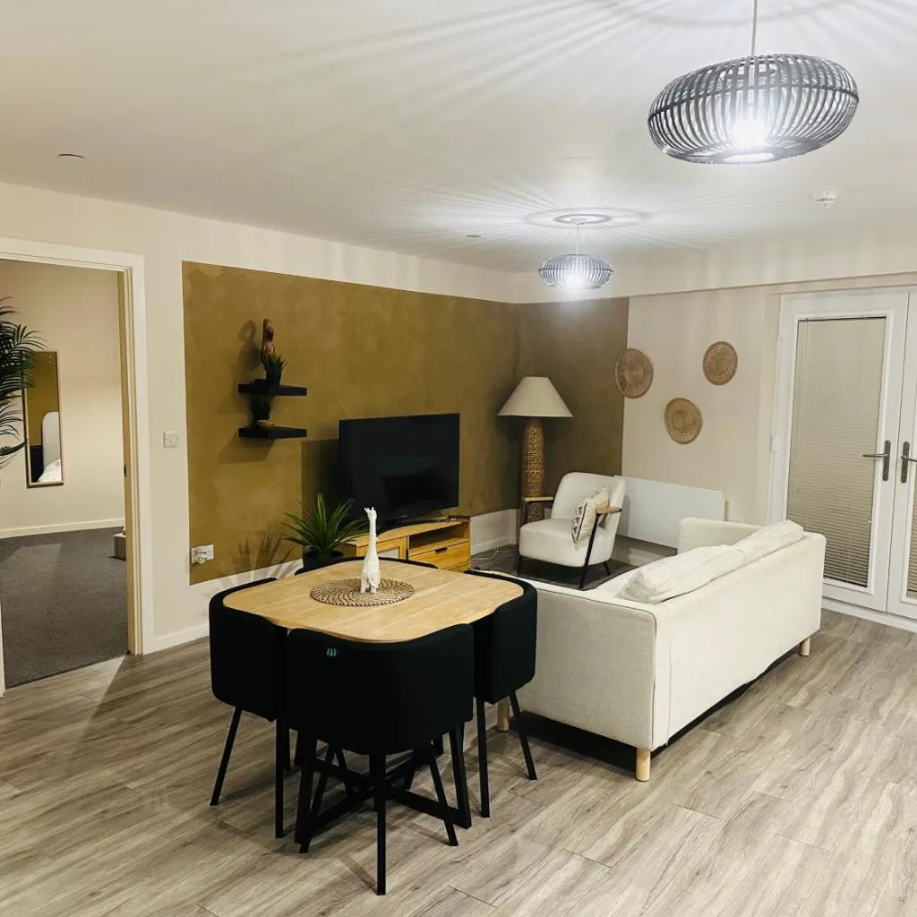 Photograph of Executive 2 Bed Condo with Free Parking
