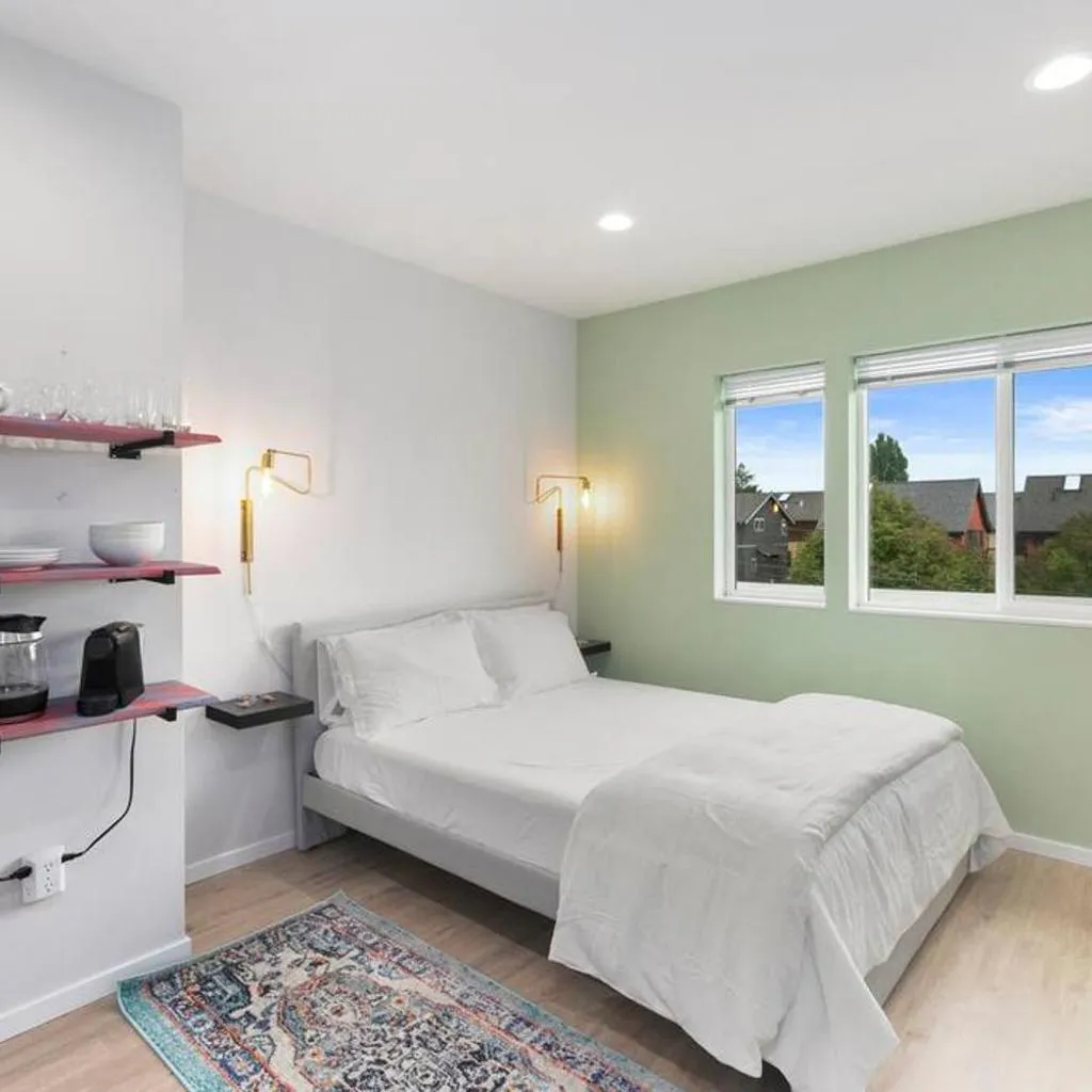 Photograph of Bodhi's sweet suite - Micro Studio - 91Walkscore