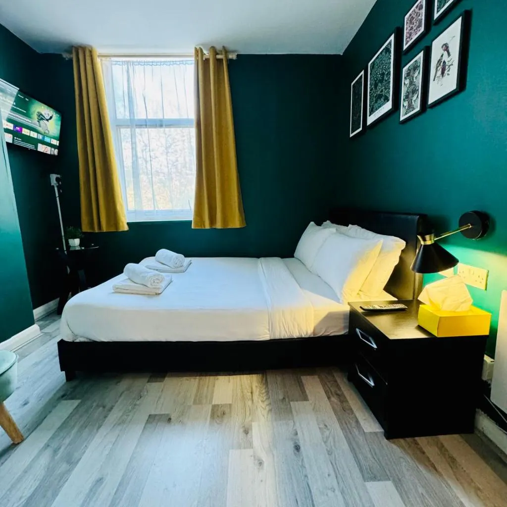 Photograph of Unique Studio Flat in City 1110