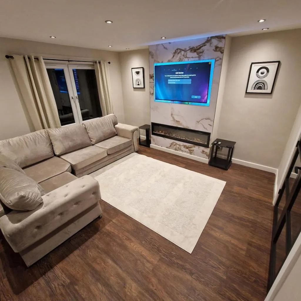 Photograph of Edinburgh West 5 Bedroom Home