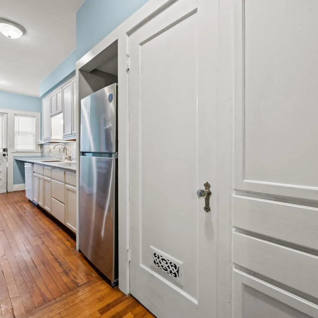 Photograph of Modern Quirky 2BR - Chic Montrose Retreat