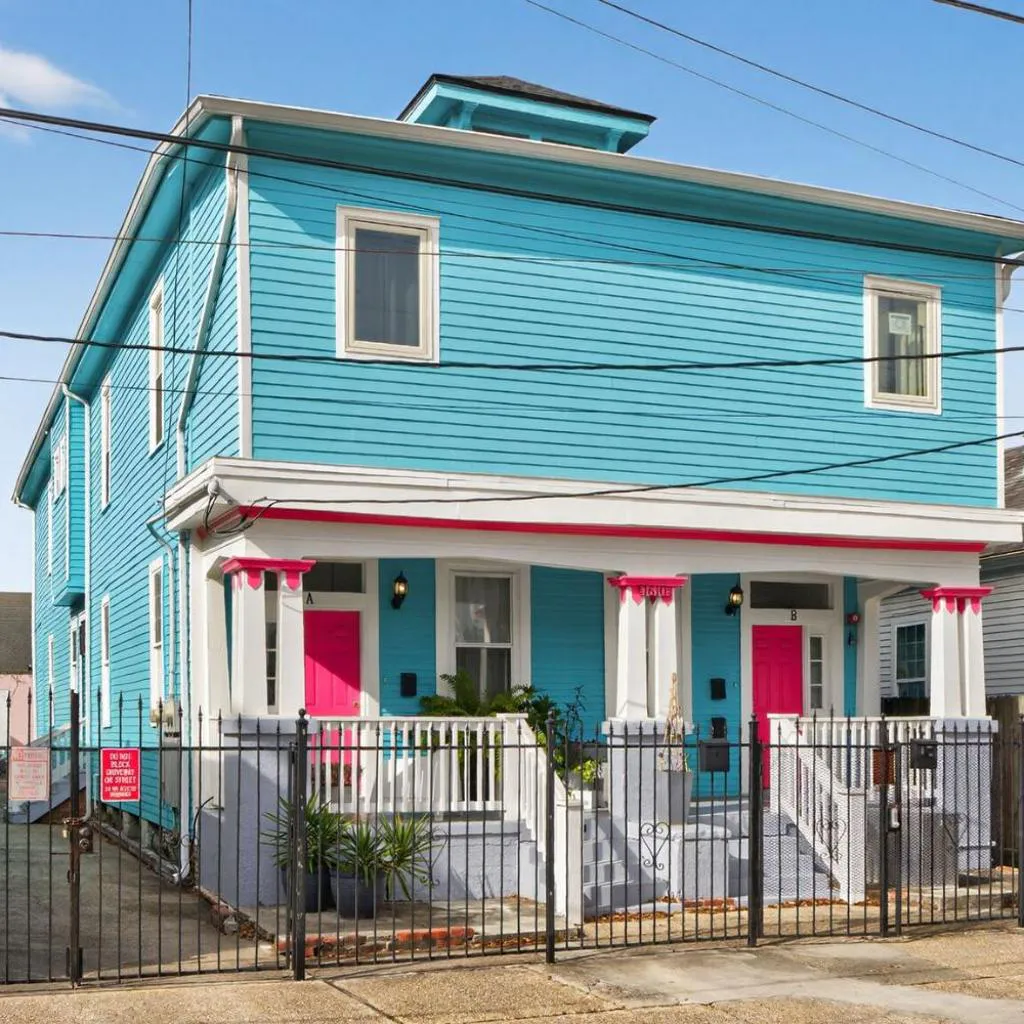 Photograph of Urban 3 bedroom Local Art Filled Frenchman Oasis