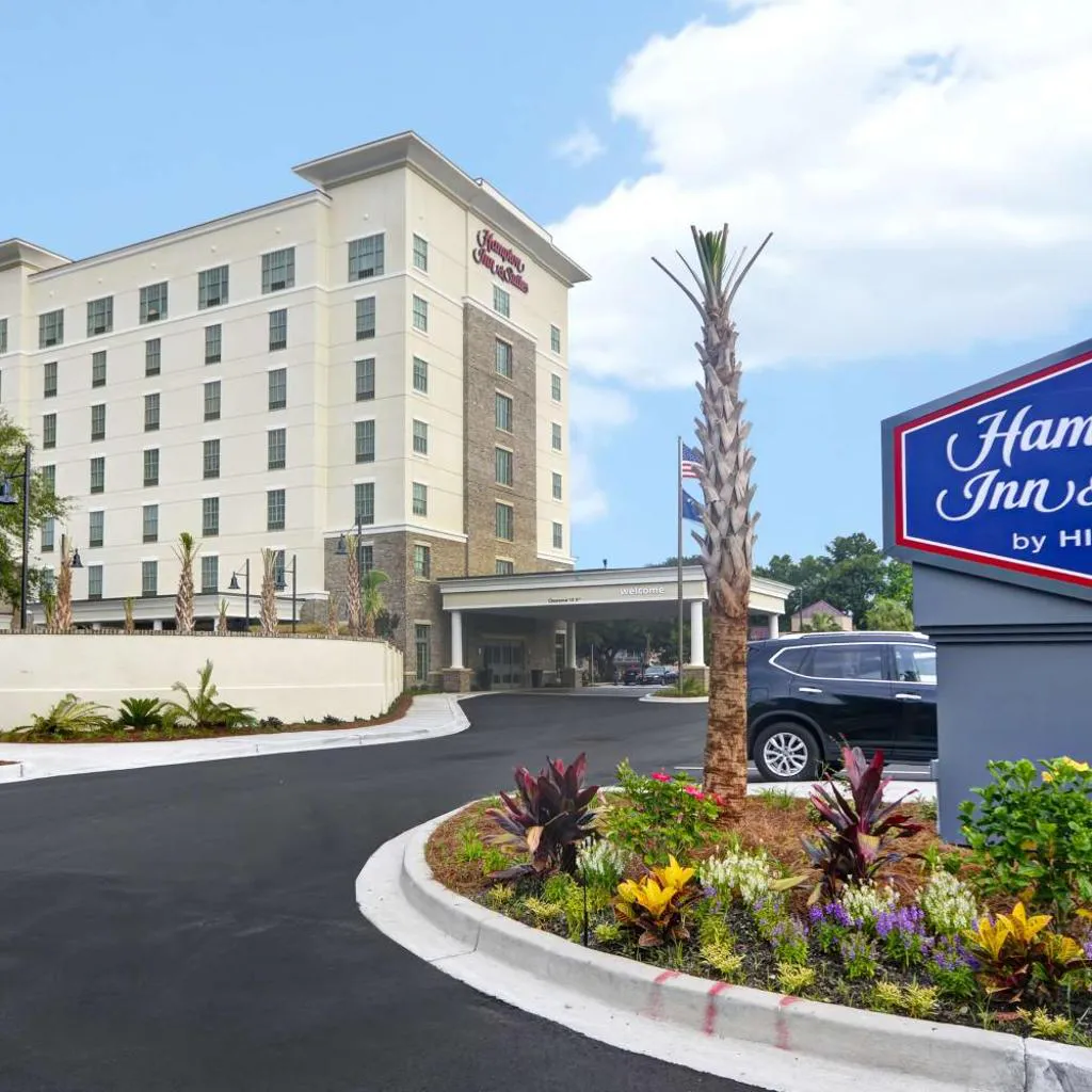 Photograph of Hampton Inn & Suites Charleston Airport