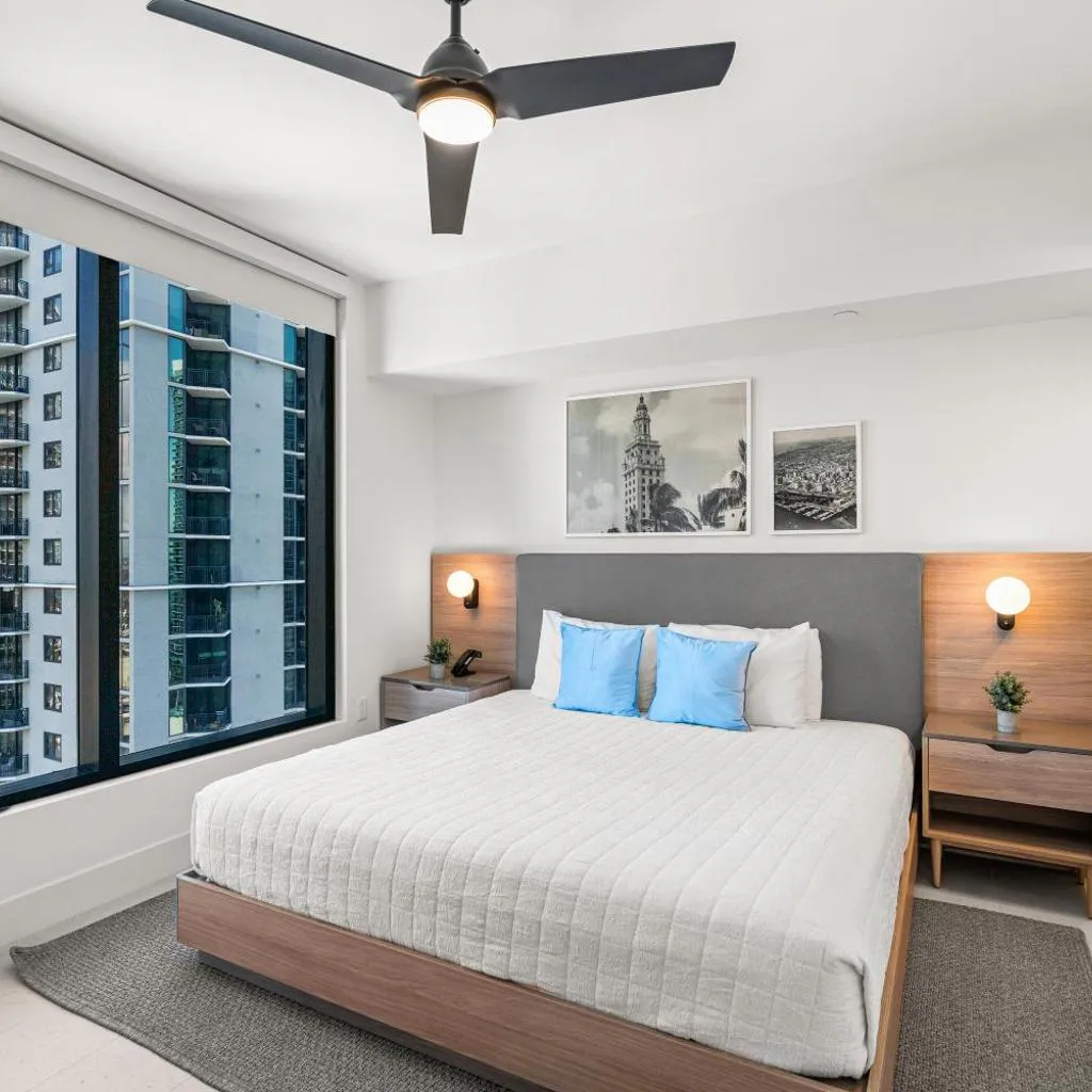 Photograph of NEW 28th Floor unit - Breathtaking Bay and Downtown Views
