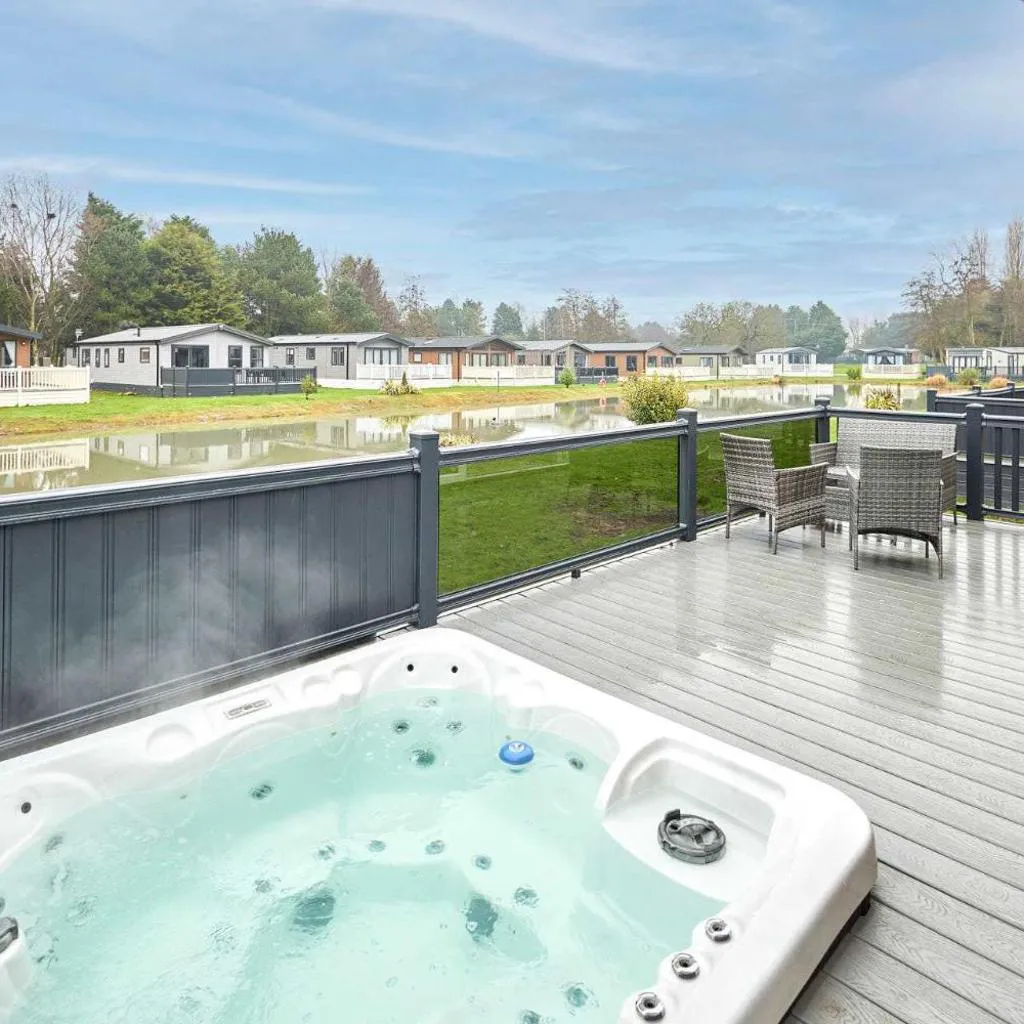 Photograph of Huckleberry Lodge with Hot Tub