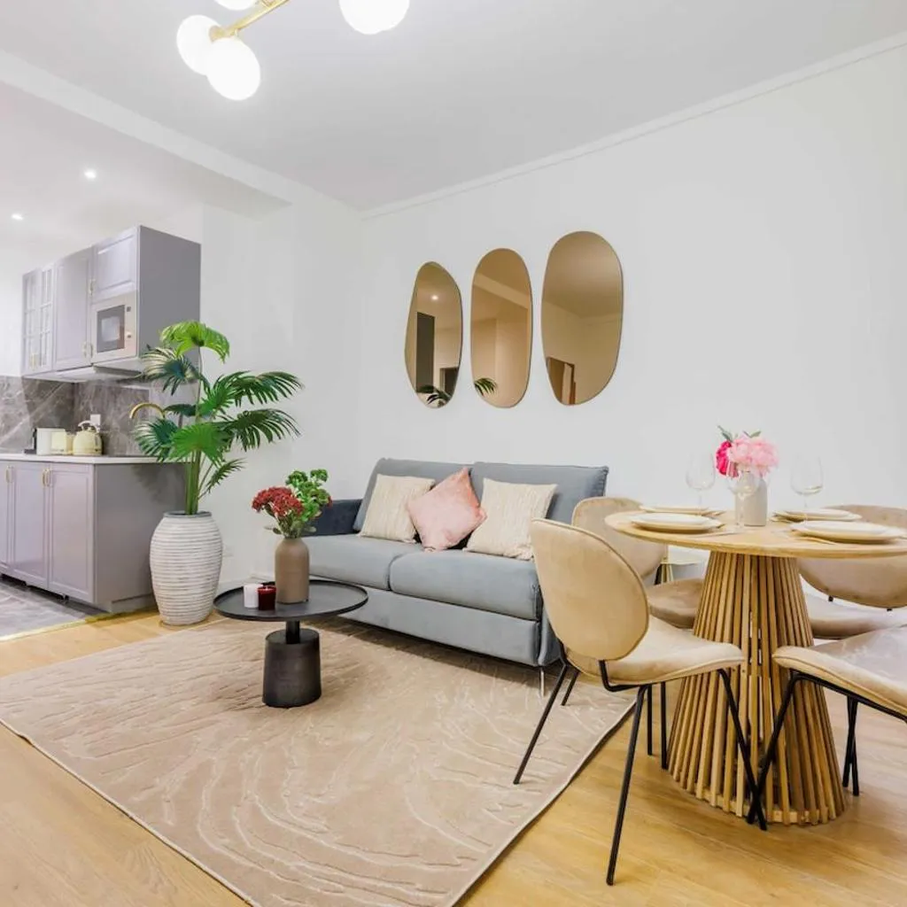Photograph of Stylish Apartment 3 Min from Haussmann, Sleeps4