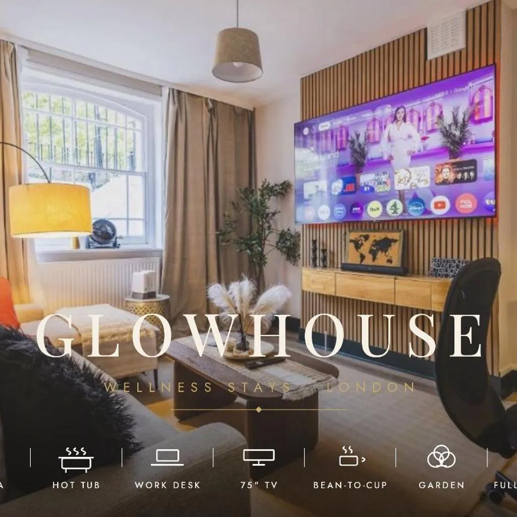 Photograph of Executive 2 Bedroom Retreat with Hot Tub, Sauna & Garden