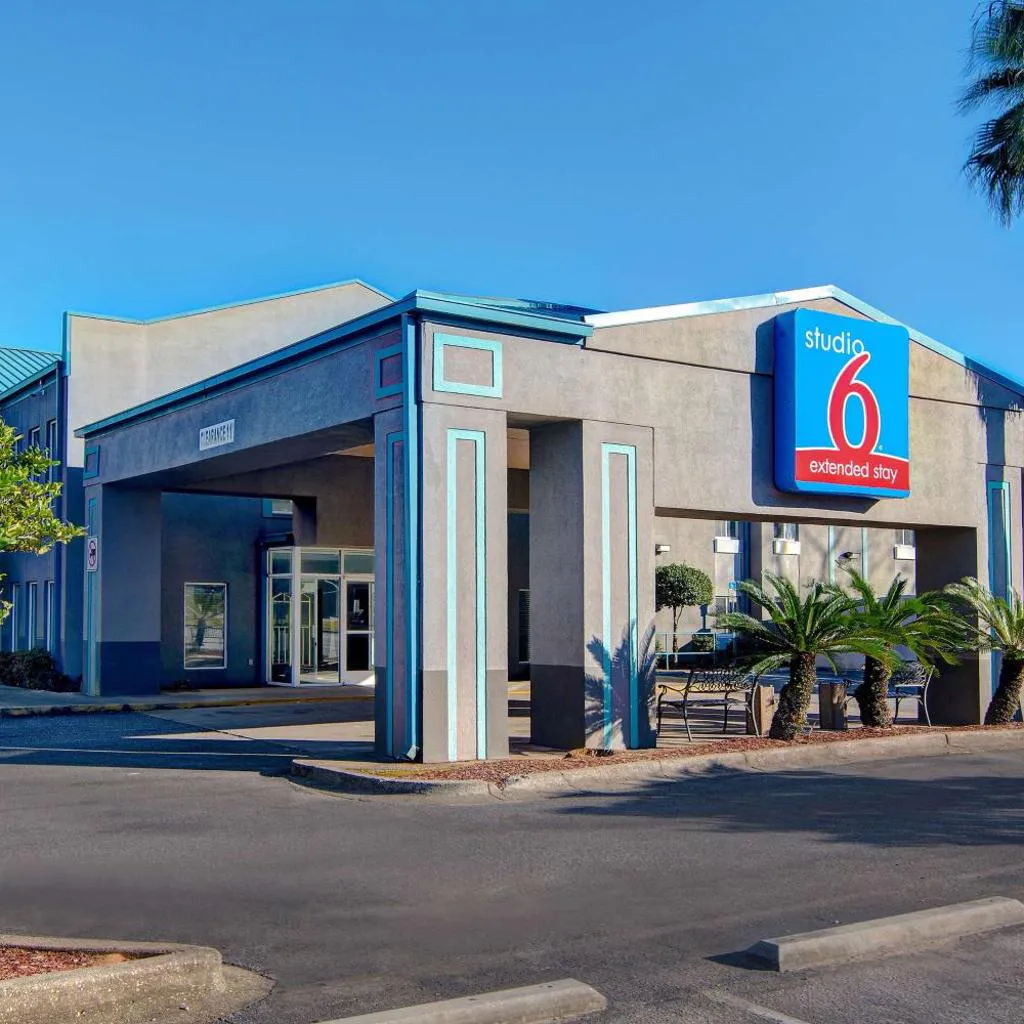 Photograph of Studio 6 Pensacola, FL - West I-10