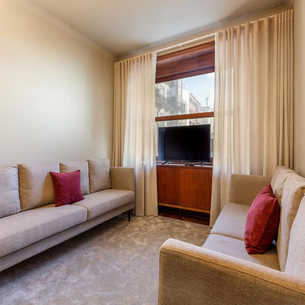 Photograph of Spacious 4-Bedroom Apartment in Porto