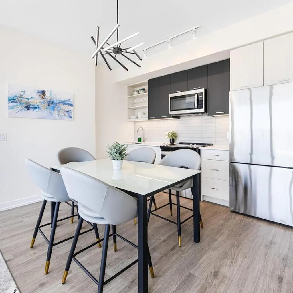 Photograph of Spacious 3-Bedroom SkyLoft with Beautiful City Views and Parking