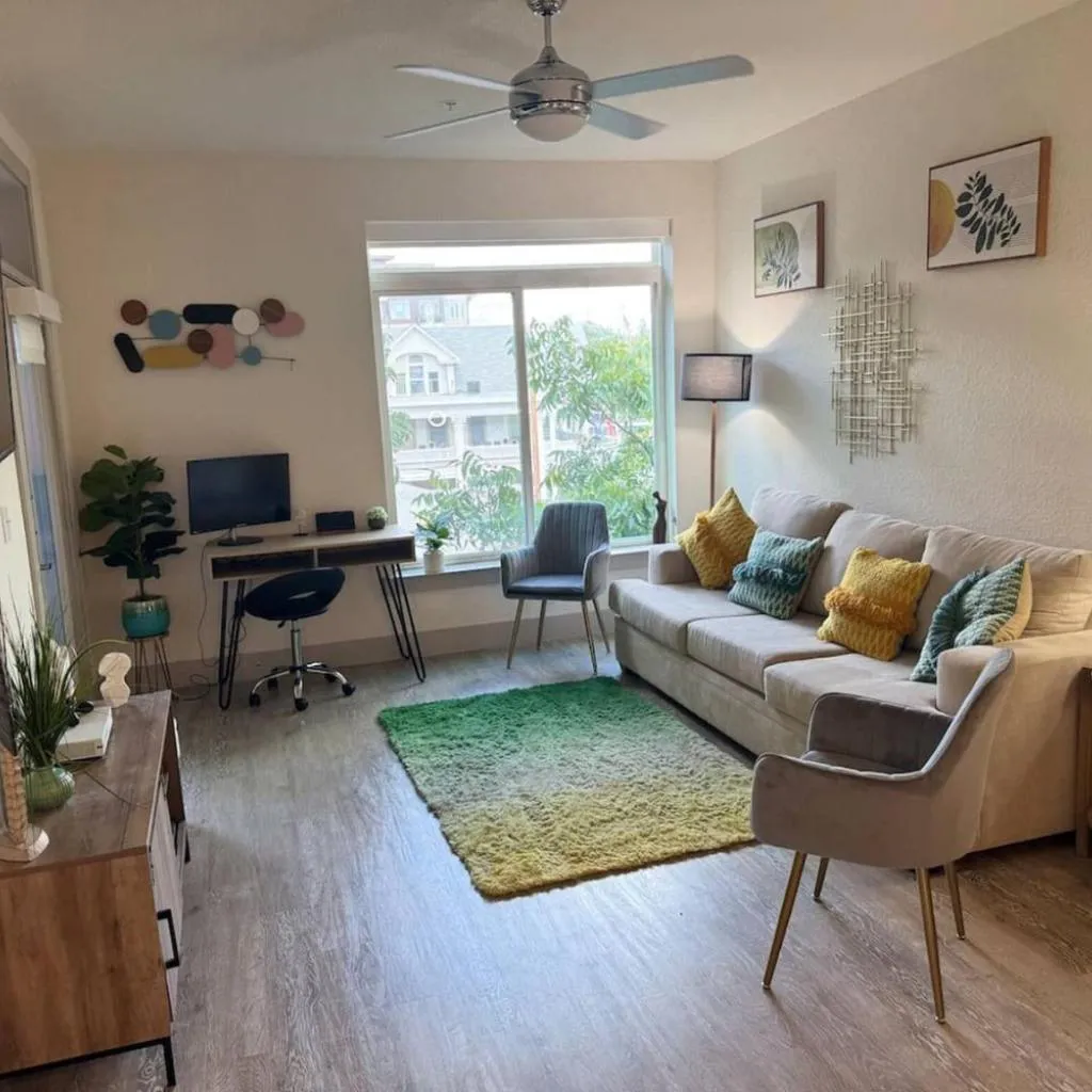 Photograph of Riverwalk Luxury Condo Steps to DT Free Parking