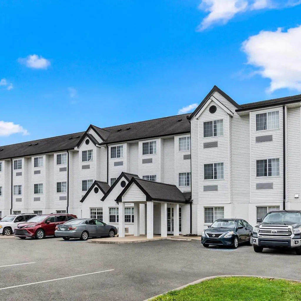 Photograph of Quality Inn & Suites Nashville - Bellevue