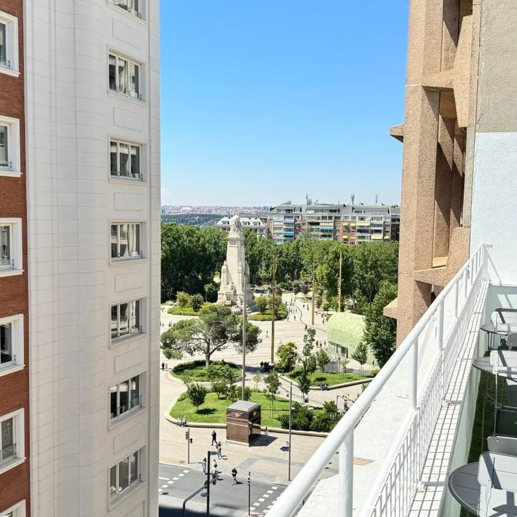 Photograph of Password to Madrid Plaza España
