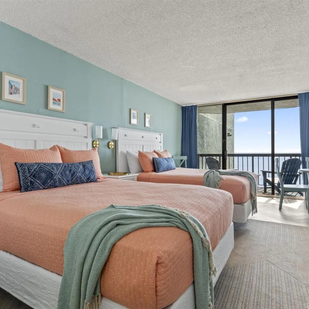 Photograph of Oceanfront Studio 2 Queens Balcony, Pools & Beach