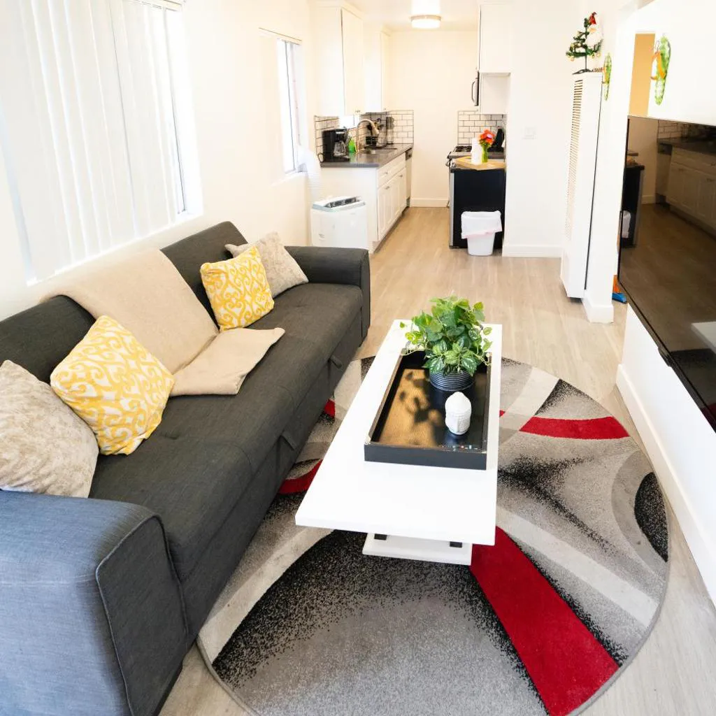 Photograph of Cozy Small 2-Bedroom Stay Near Koreatown & Hollywood