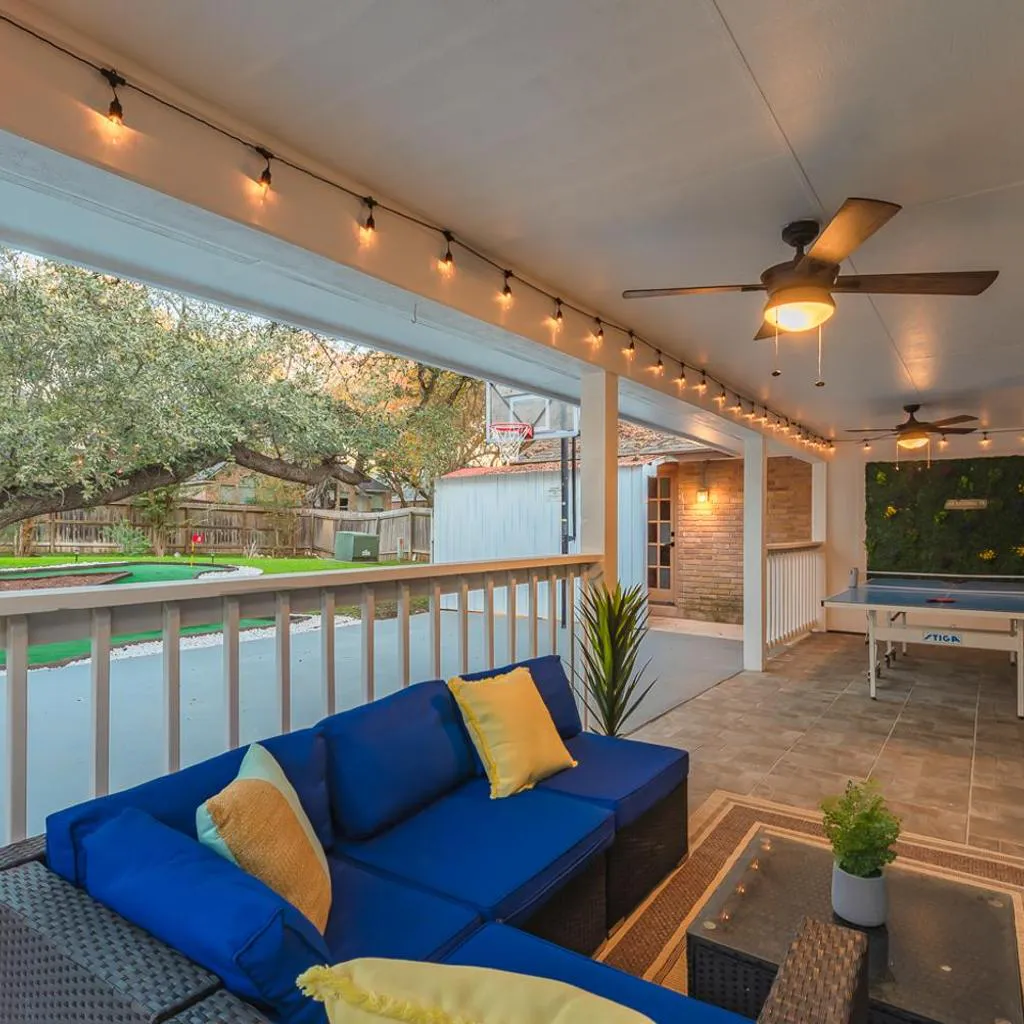 Photograph of 4BR Backyard Escape Mini Golf & Basketball