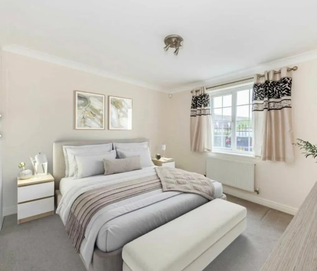 Photograph of Spacious 2-Bed Family Flat in Wimbledon Near Tube