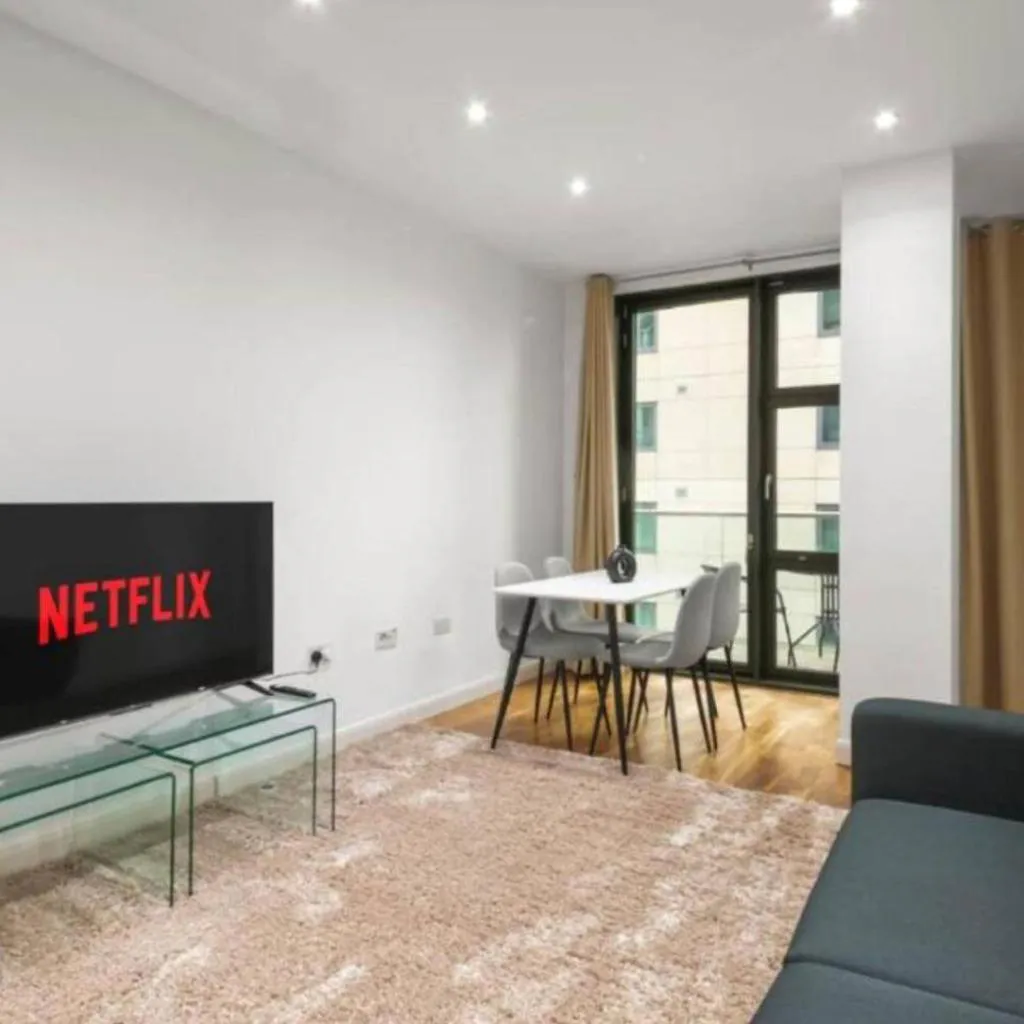 Photograph of Luxury 2-Bed in Canary Wharf