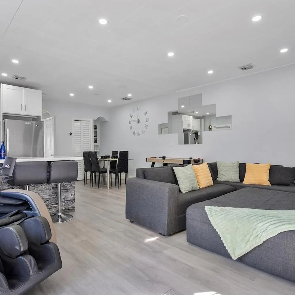 Photograph of Massage chair, Games, 8 min to Beach, DT & Airport