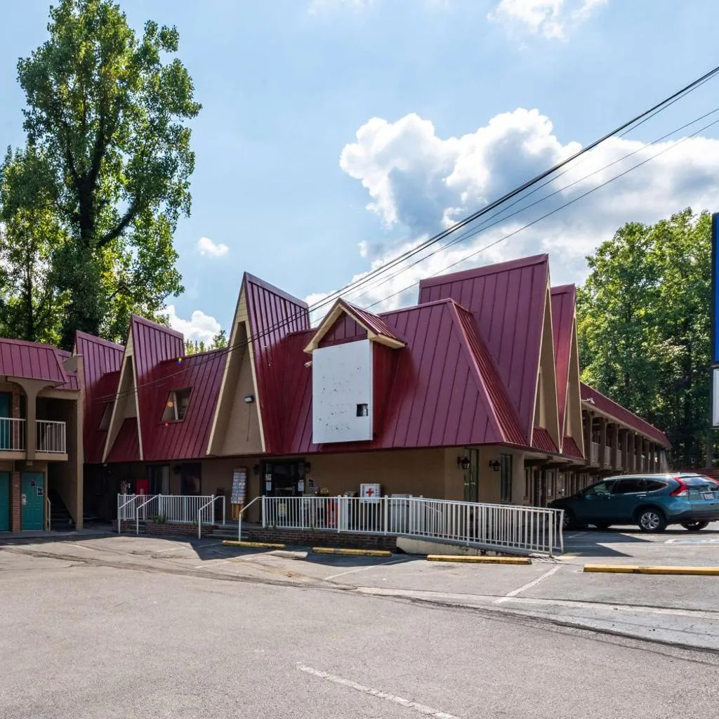 Photograph of Motel 6-Gatlinburg, TN - Smoky Mountains