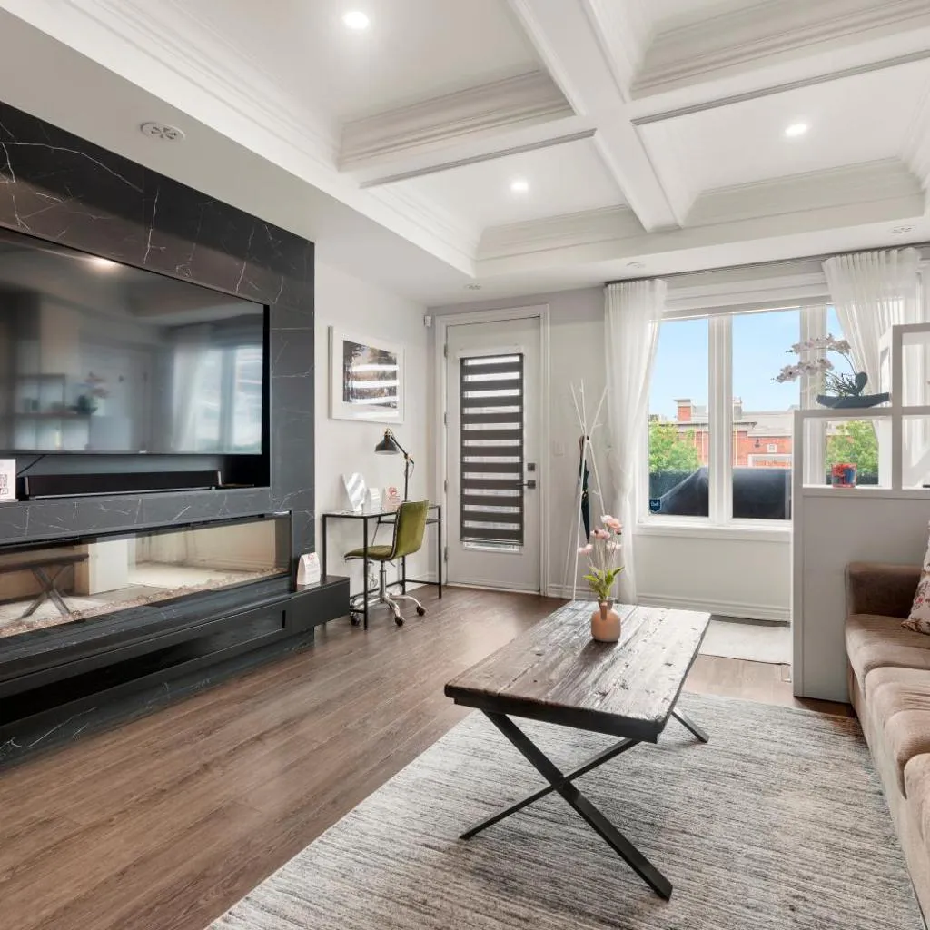 Photograph of Etobicoke 2 Bedroom Townhouse Close to Waterfront