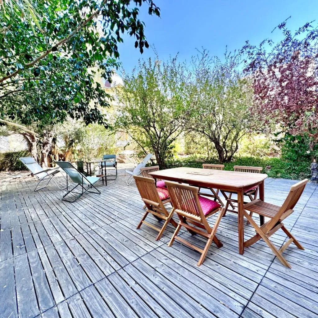 Photograph of CC G Terrasse Massenet - Private Parking Promenade