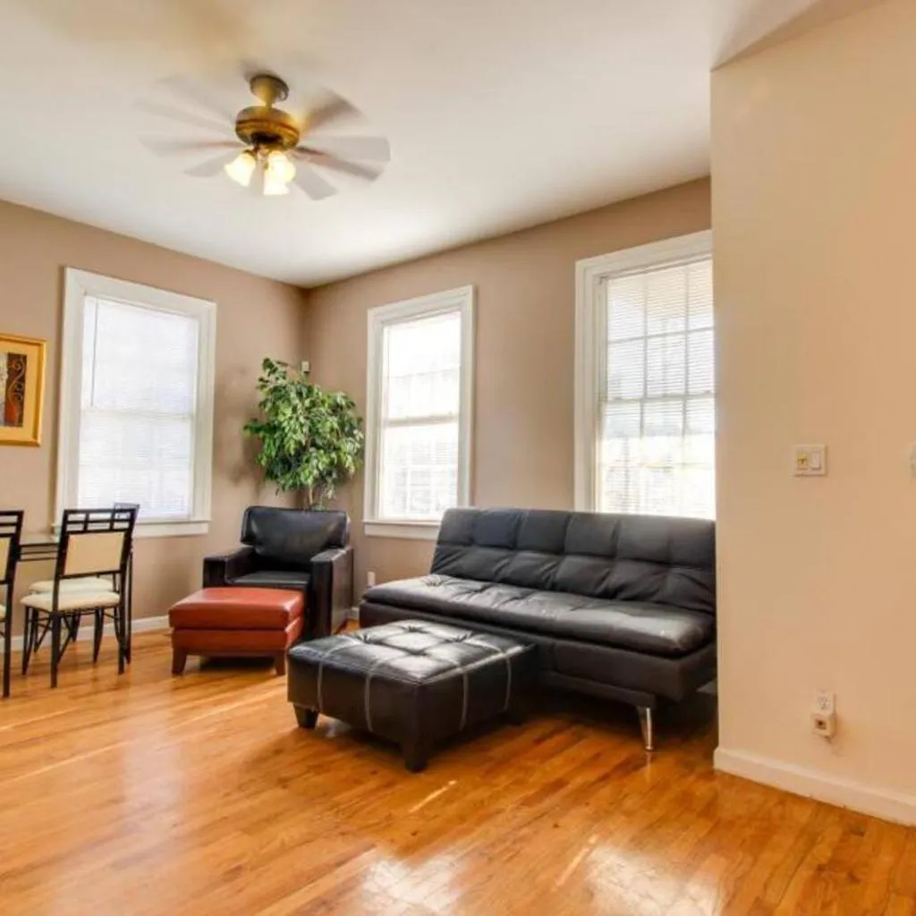 Photograph of Downstairs 2BD, Downtown Savannah