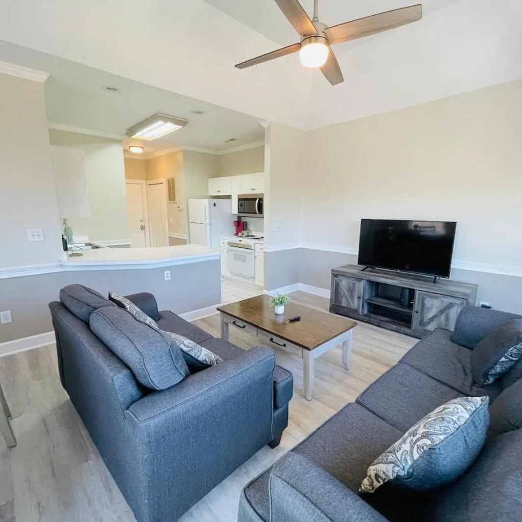 Photograph of Sunny 1BR condo Myrtlewood