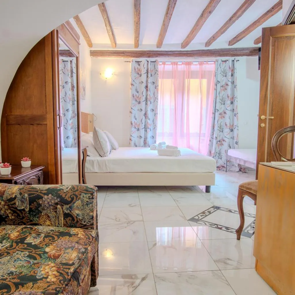 Photograph of Rome Imperial suites colosseum 3
