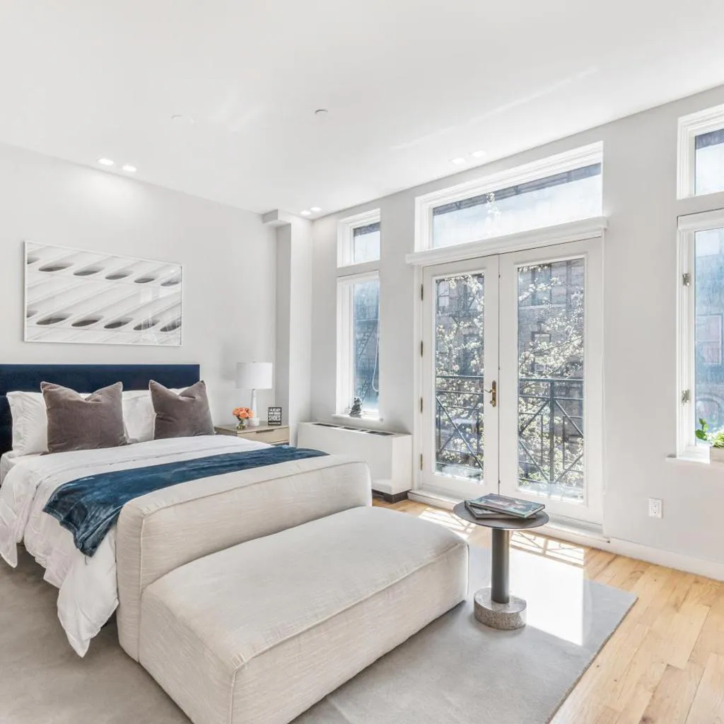 Photograph of Studio w Charming Juliet Balcony in Upper East