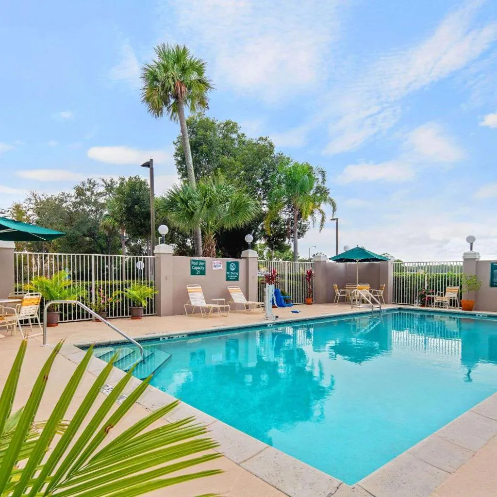 Photograph of La Quinta by Wyndham Naples East (I-75)
