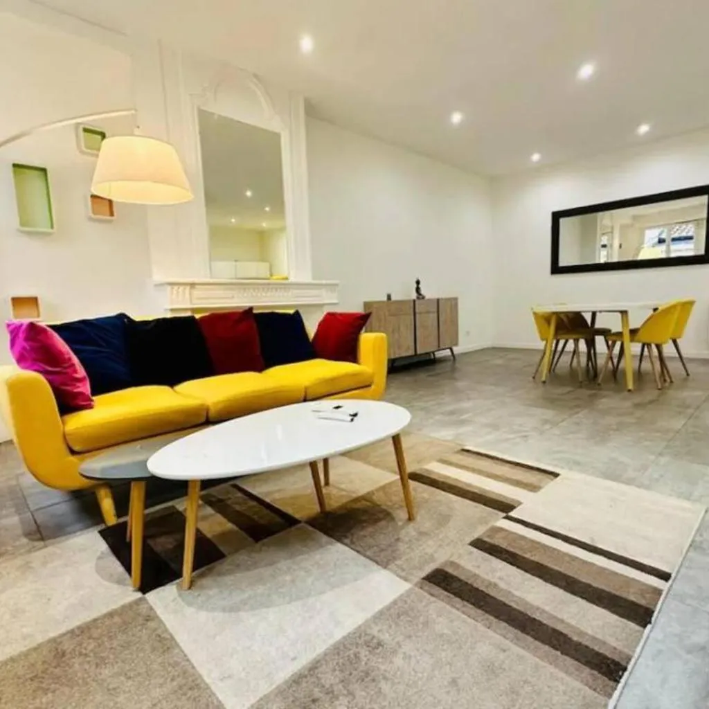 Photograph of Remarkable 2-Bed Apartment in Bordeaux