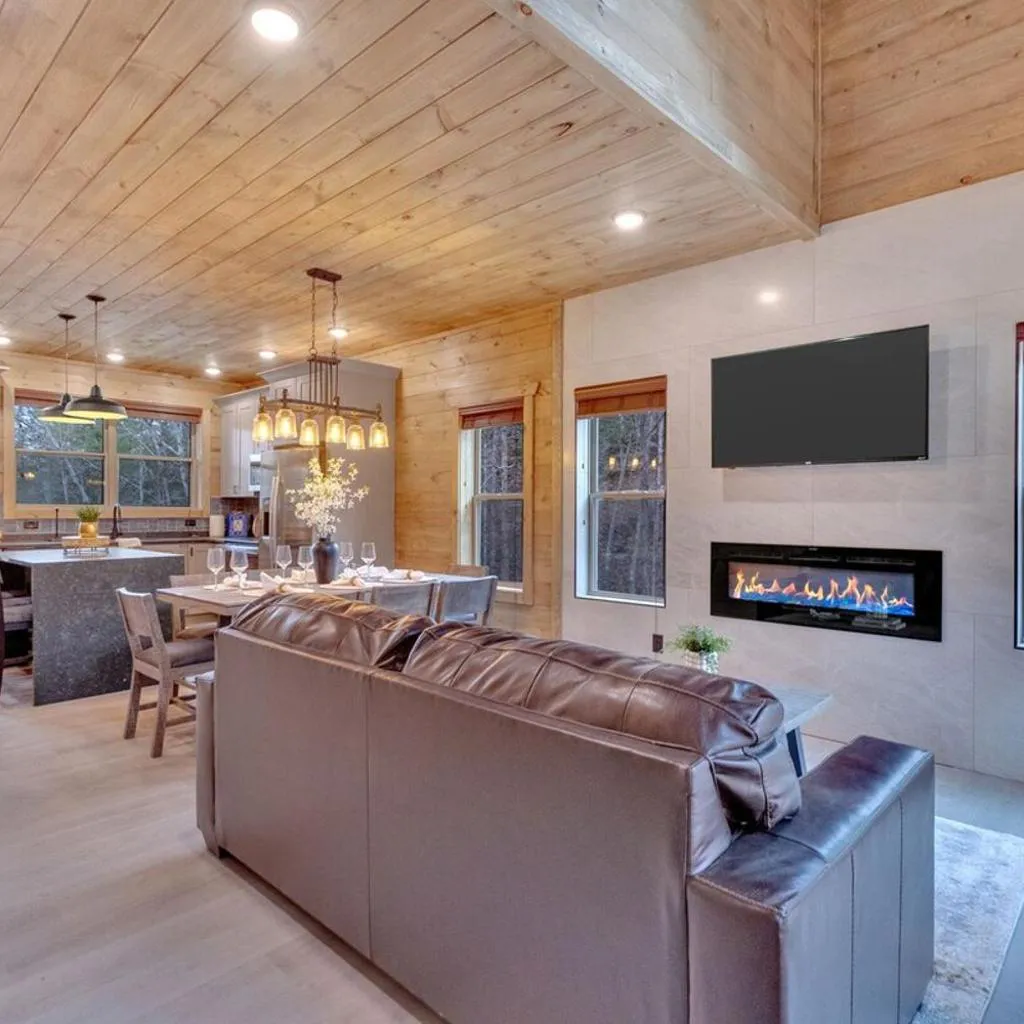 Photograph of Honeybear Hideaways - Luxury and Spacious Cabin in Smoky Mountain with Indoor Pool, Hot Tub and Game Room