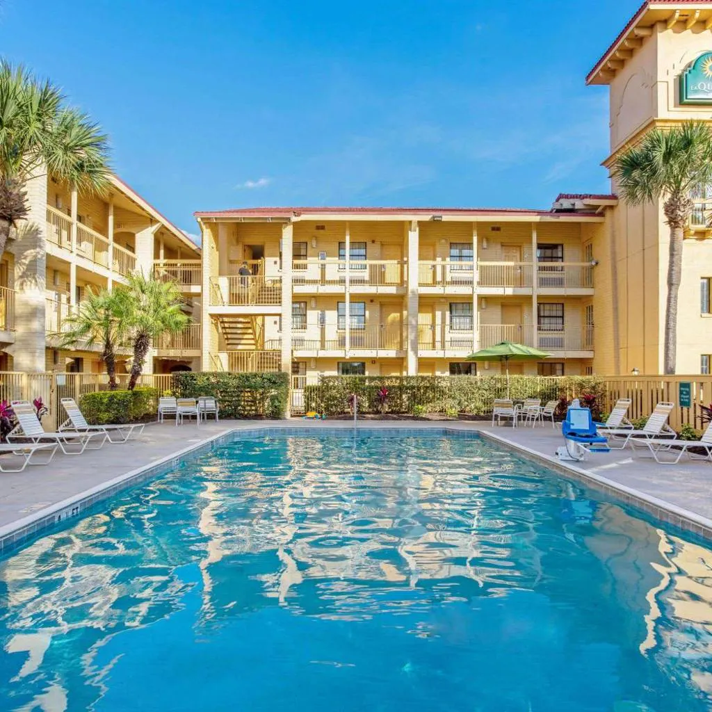 Photograph of La Quinta Inn by Wyndham Orlando Airport West
