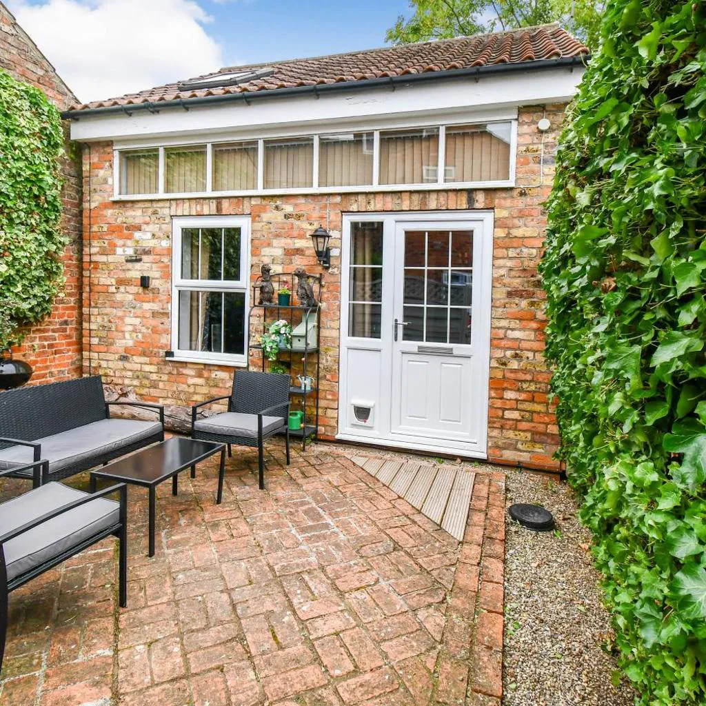 Photograph of Fifth Milestone Annexe