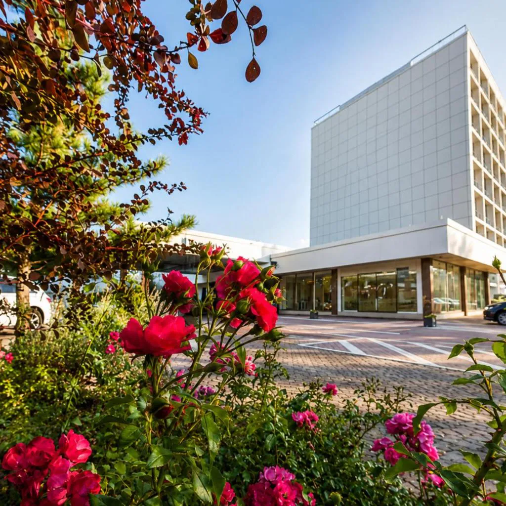Photograph of Sunday am Main Taunus Zentrum Frankfurt Sulzbach