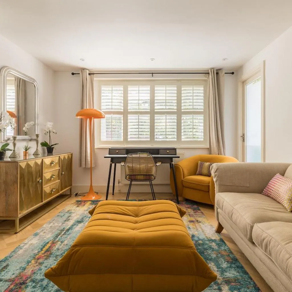 Photograph of Stylish 2-Bed Flat in Central Notting Hill, W11