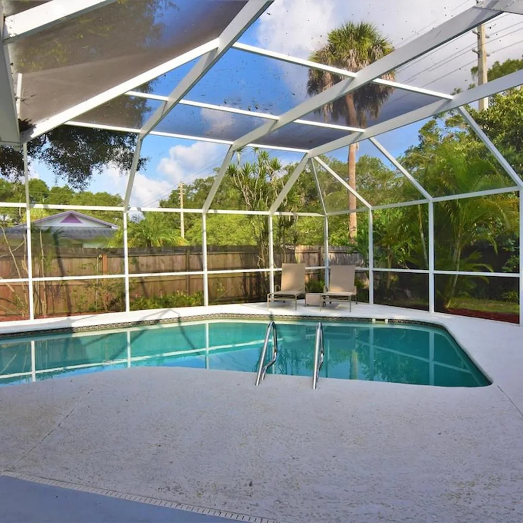 Photograph of Clematis House near Arlington Park with Heated Pool