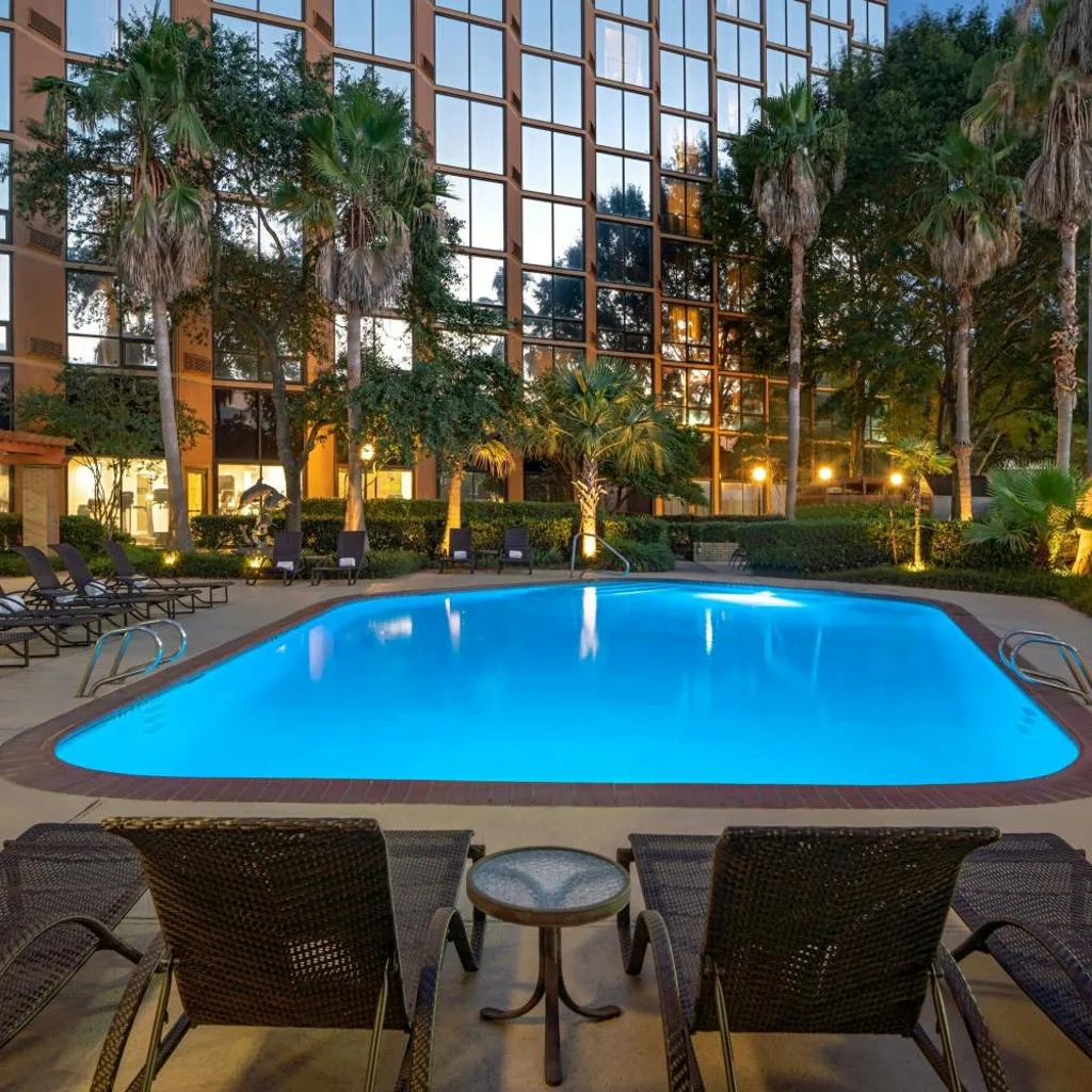 Photograph of Sheraton Houston Brookhollow Hotel