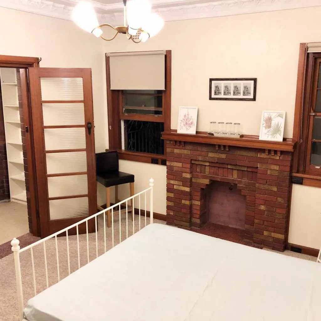Photograph of SUNNY STUDY ROOM ATTACHED IN SPACIOUS PRIATE ROOM Eastwood