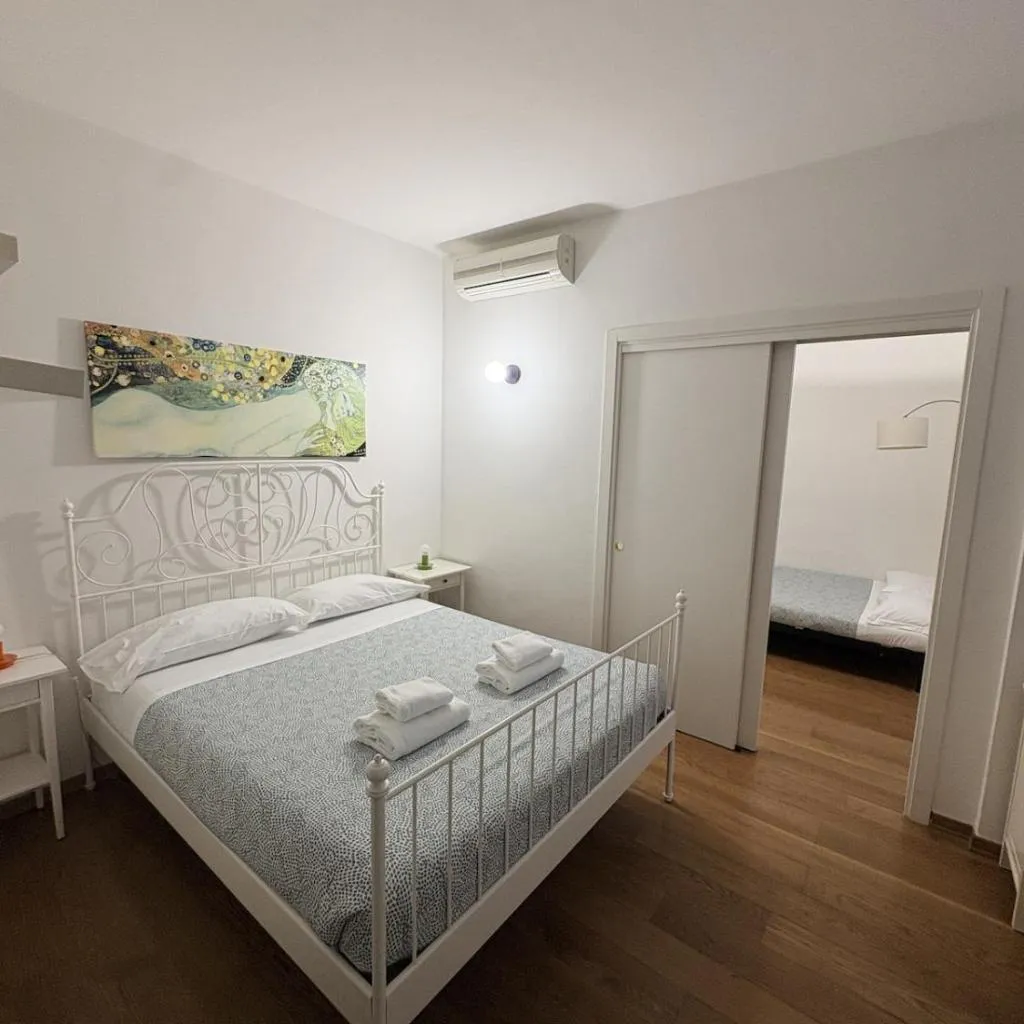 Photograph of Moderno Apt x4, 5 min da Ponte Vecchio, AC, Wi-Fi
