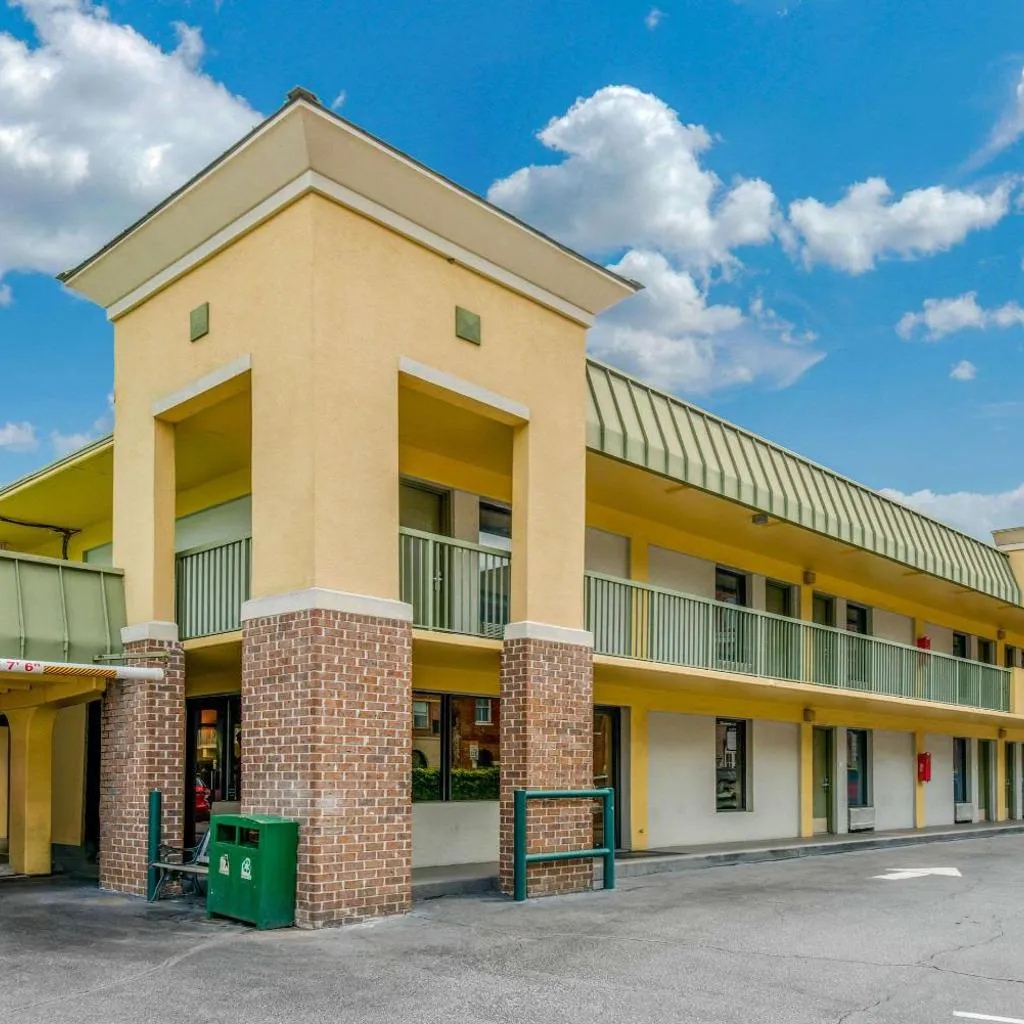 Photograph of Quality Inn Savannah Historic District
