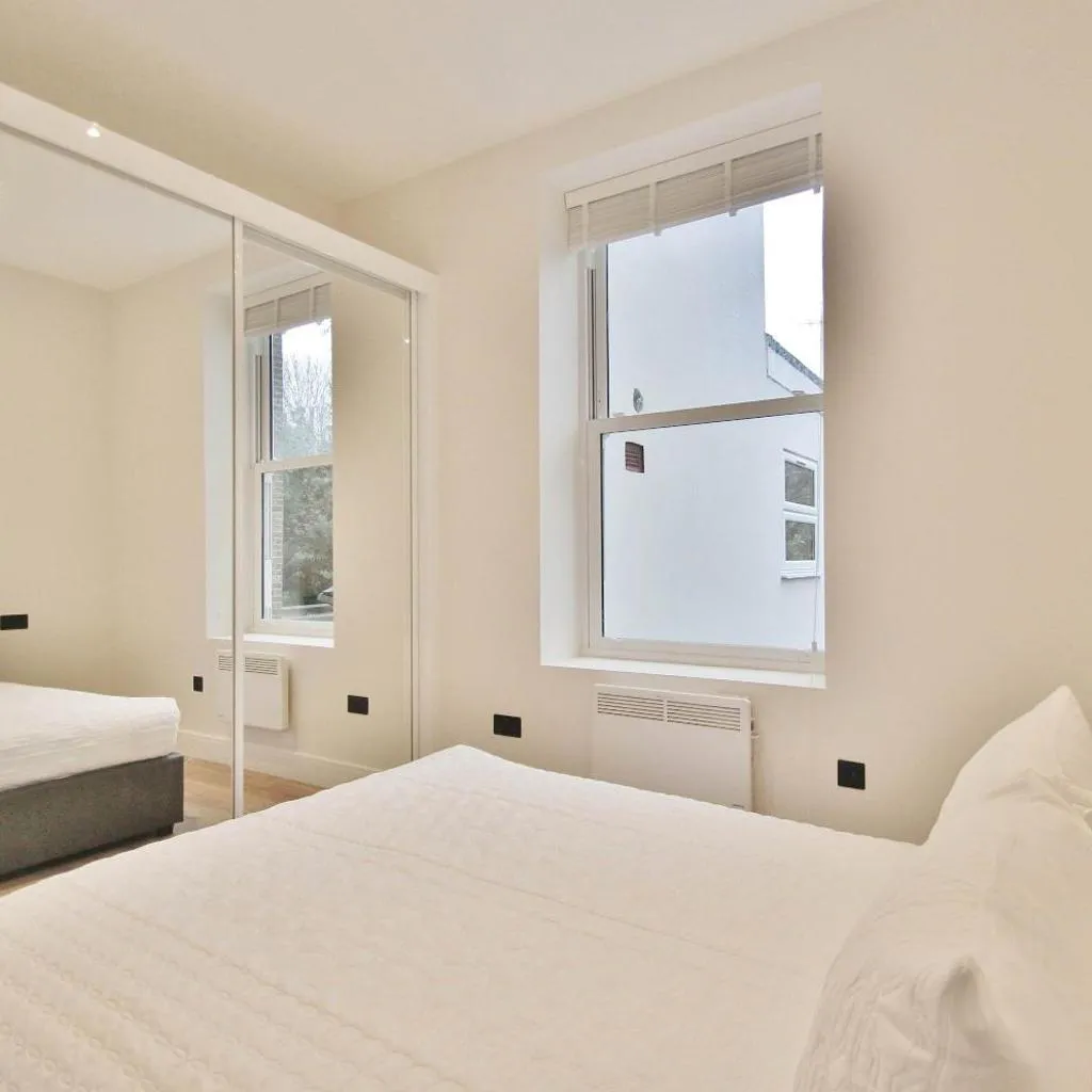 Photograph of Fantastic Two Bed Garden Flat in Shepurds Bhush